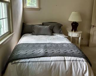 Sealy I-Series mattress & topper - FULL SIZE.  Restoration Hardware Linens