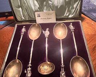 Mappin & Webb antique top spoon & sifter set- silver plate