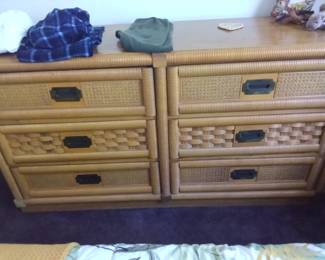 Dresser included in 5 piece set