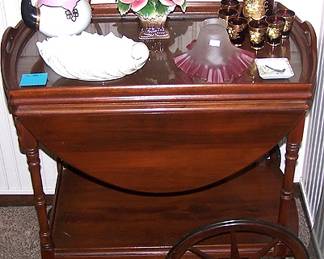 Tea cart, Capidomonte basket, etc...