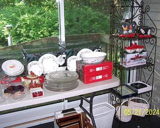 Pfaltzgraff Winterberry dishes