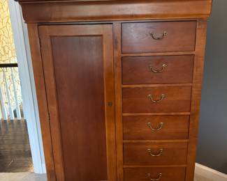 Hooker 1 Door / 6 Drawer Flip Top Gentlemen's Chest (48"W x 20"D x 62-1/2"H)