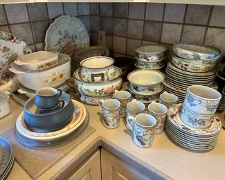 Dansk dish set