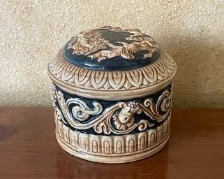 Vintage Maruhon Ware Cherub Covered Ceramic Trinket Box F47