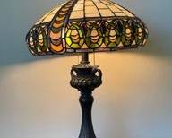 Nicely Detailed Dale Tiffany Style Reproduction Table Lamp L30
