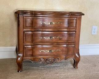 Vintage Ethan Allen 3 Drawer French Style Chest Made Of Distressed Knotty Pine B3
