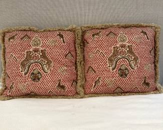 Sunning pillows with eyelask edging, down filled