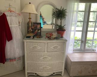 White wicker 4 drawer dresser with mirror