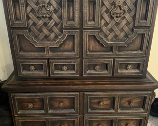 Chest of drawers