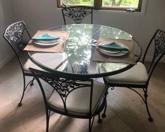 Kitchen Table & Chairs