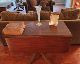 DROP LEAF TABLE