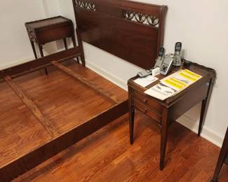 MAHAGONY BED FOOT AND HEADBOARD WITH SIDE RAILS ALDO TWO MATCHING NIGHT TABLES