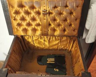 ANTIQUE OAK BARLEY TWIST LEG SEWING TABLE BOX