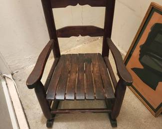 VINTAGE CHILDS SLATED CHAIR