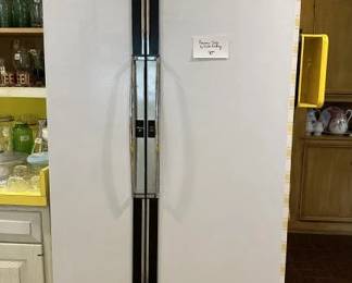 Amana side by side Refrigerator