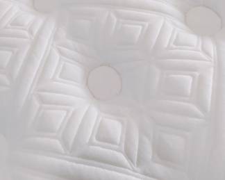 STEARNS & FOSTER "ESTATE" KING - LIKE NEW