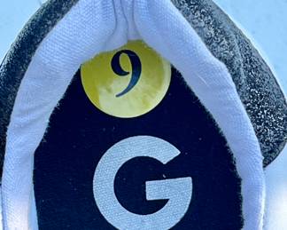 Vintage Guess Sneaker with original tag