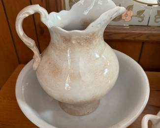antique pitcher/bowl for dry sink 