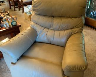 Lazyboy recliner -leather
