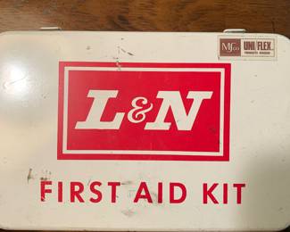 Louisville and Nashville Railroad first aid kit -metal, contains original items