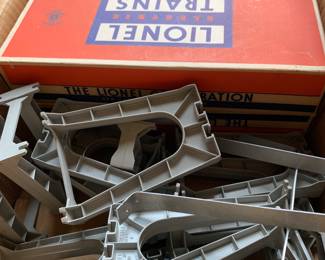 Lionel Trains bracket bridge, in box