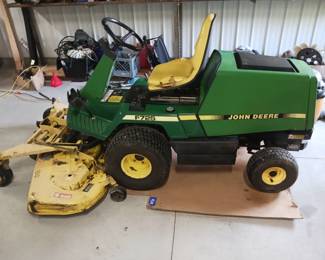 John Deere F725 Rungs good!