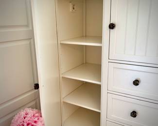 White armoire/chifferobe