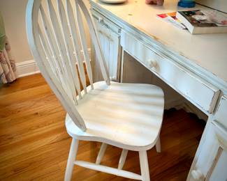 White desk with hutch and matching chair