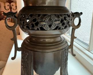  Bronze ikebana flower vase  