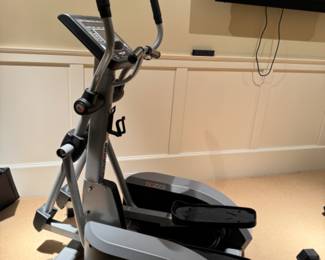   LifeCore elliptical CD400