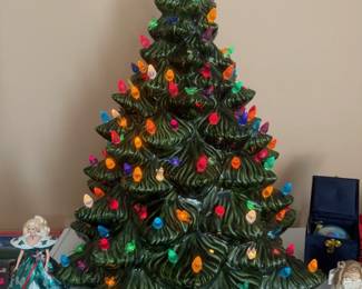 Vintage Atlantic Mold Light up Christmas Tree