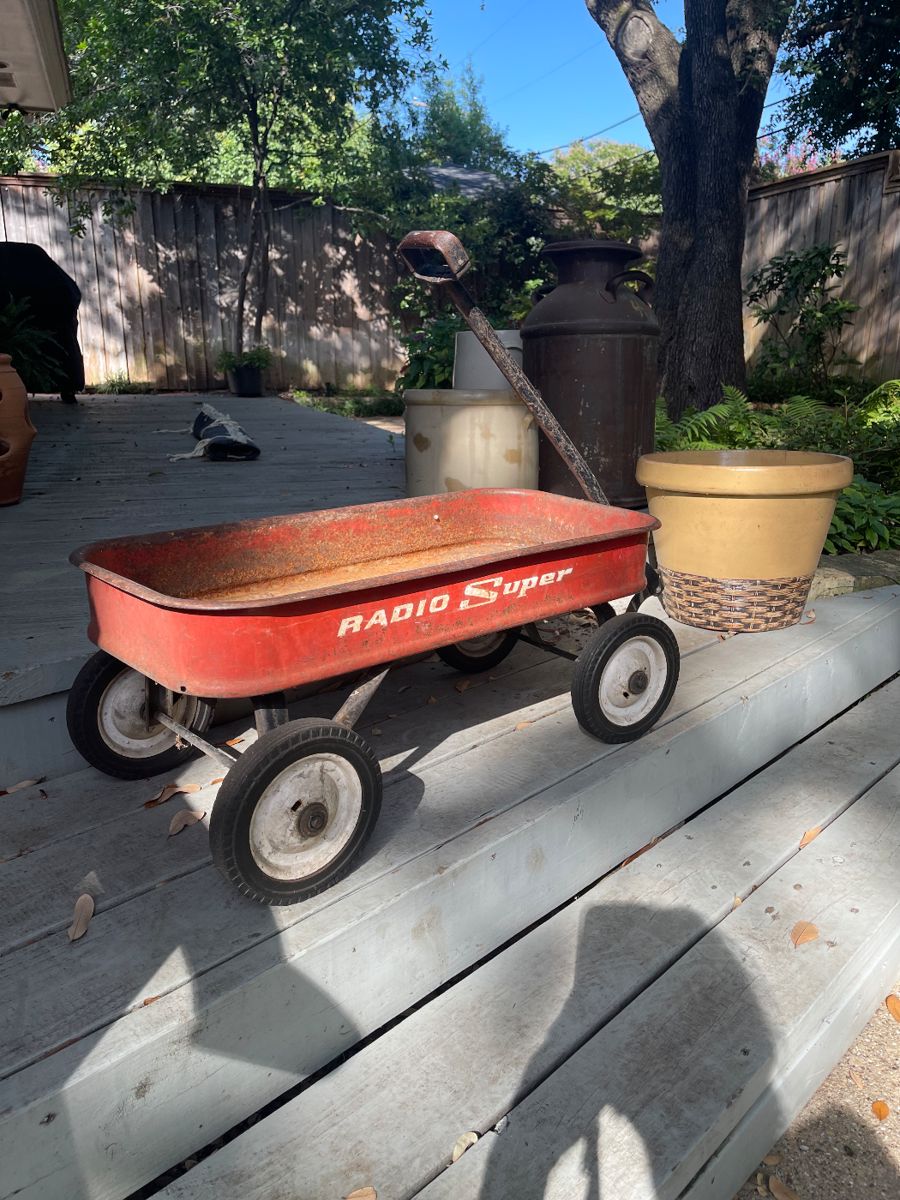 Vintage Radio Flyer red wagon