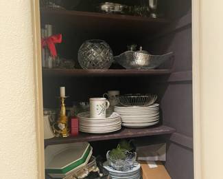 Misc Christmas dishes and misc dishware 
