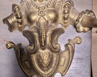 door knocker