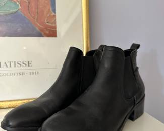 Steve Madden Black Leather Chelsea Boots
