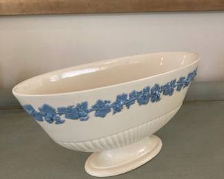 Wedgewood Queensware Blue/Cream Footed Gravy Boat