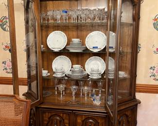 China cabinet 