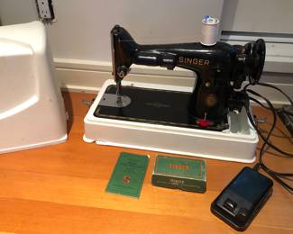 1951 Singer 201-2 sewing machine - with newer white plastic case