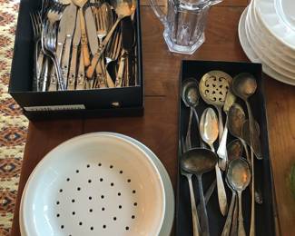 Apilco berry strainer & underplate, huge set of “Morning Star” silverplate flatware, misc. silverplate pieces