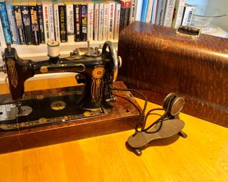 Antique Western Electric sewing machine with oak case (untested - cord is damaged)