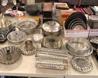 LOTS of baking pans