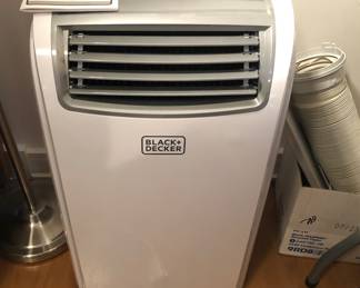 Black & Decker 14,000 BTU air conditioner w/ remote + hose (Model BPACT14 WT - manual dated Dec. 2020)