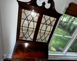 Pretty Secretary desk