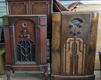 Upright Antique Vintage Radios