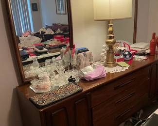 . . . Broyhill mid-century mirrored dresser