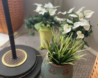 . . . cute pottery planter/vase -- frog in background!