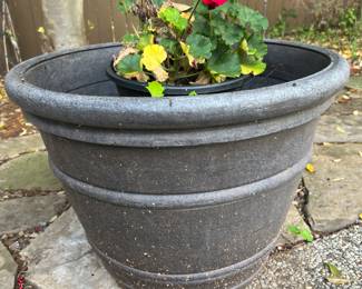 Lots of nice large planters at this home