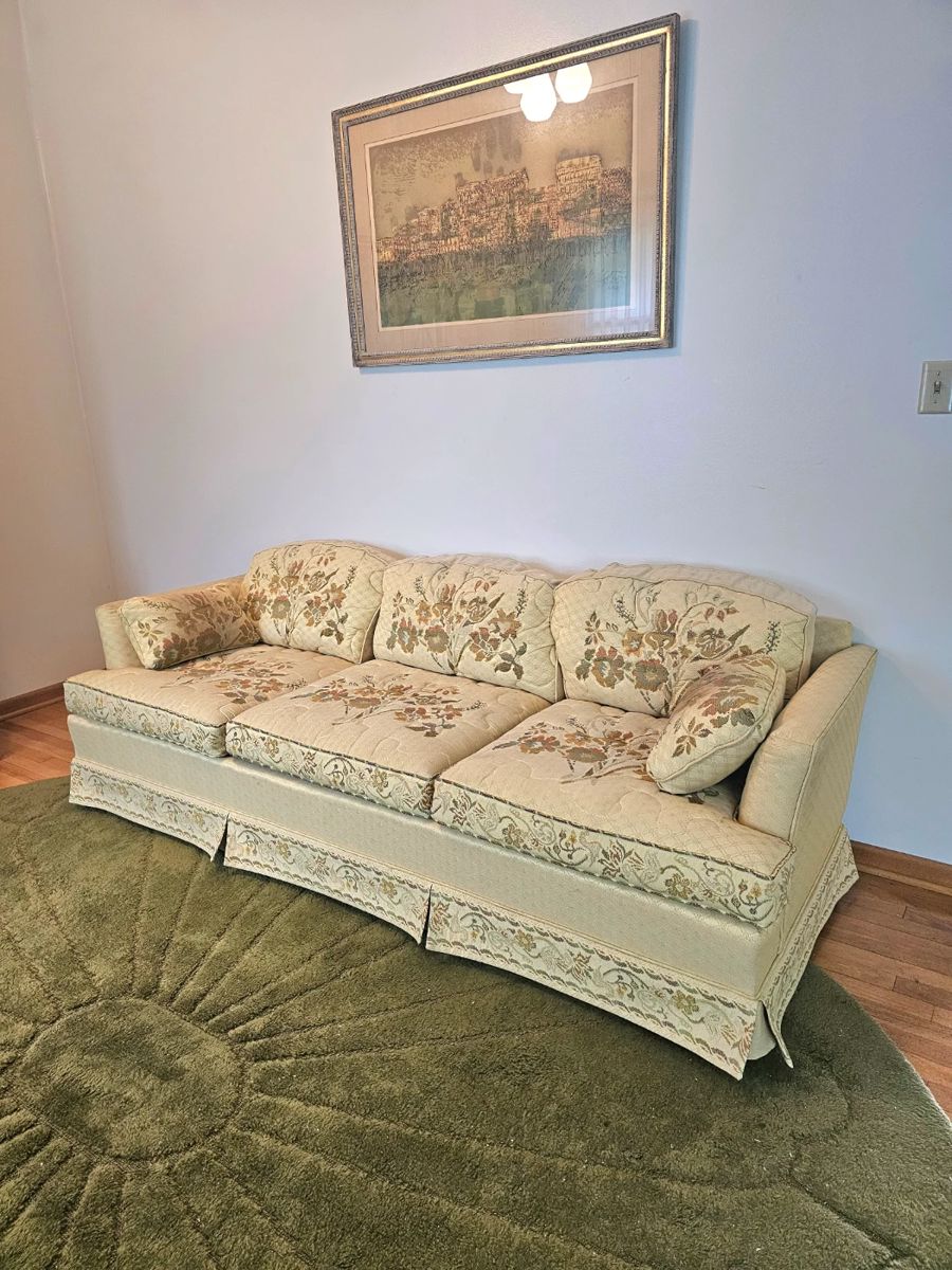 Estate sale in Worthington!! Mid Century... starts on 5/31/2024