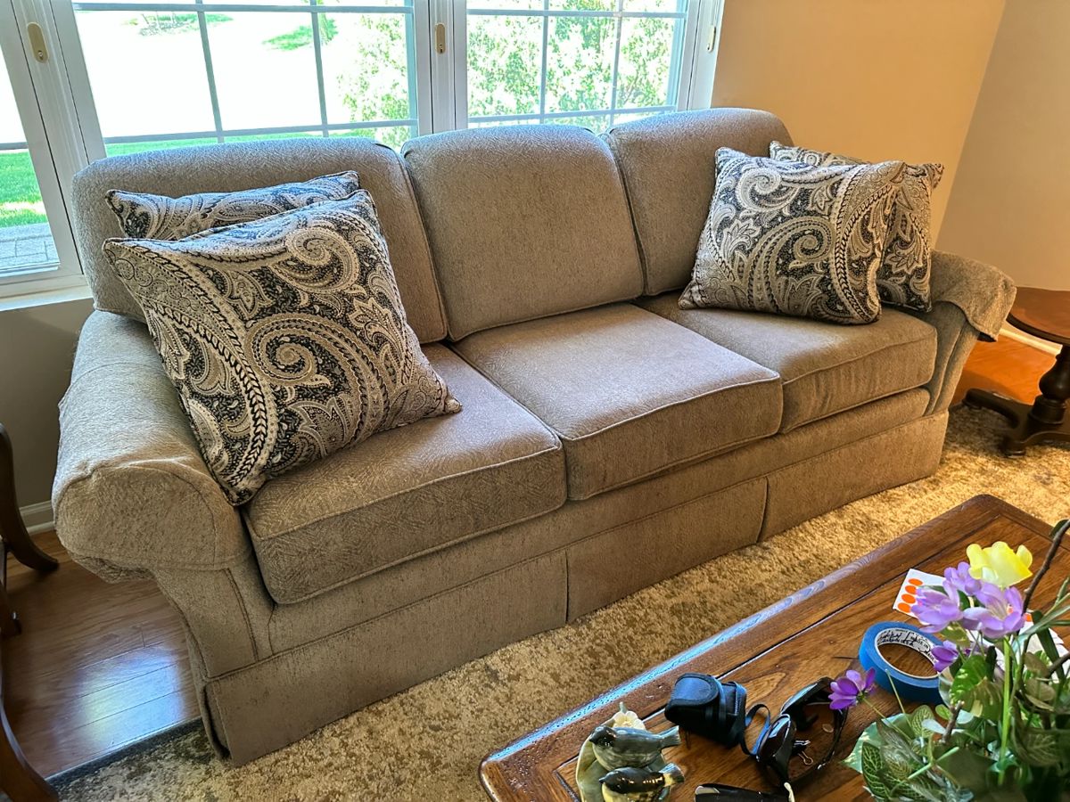 Cait's Shorewood Estate Sale 50 OFF SATURDAY! starts on 6/7/2024