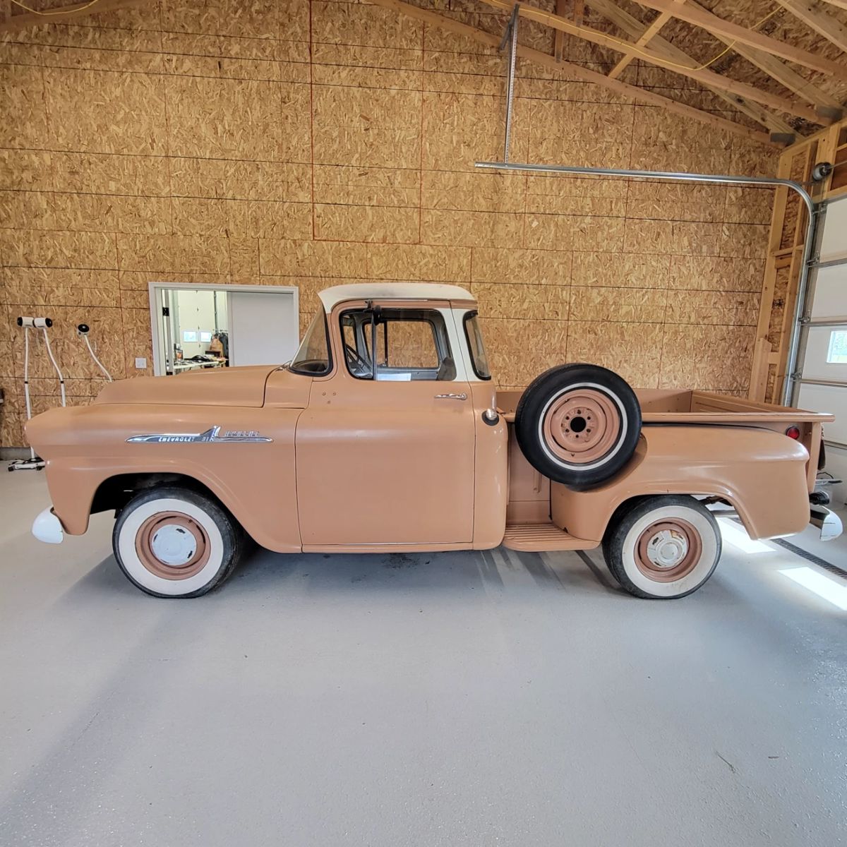 Shop Estate Sale in Marion, IA starts on 6/1/2024